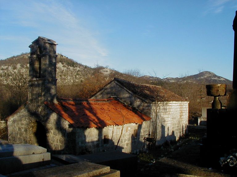 Mala crkva u Rvašima, sagrađena krajem 18. vijeka